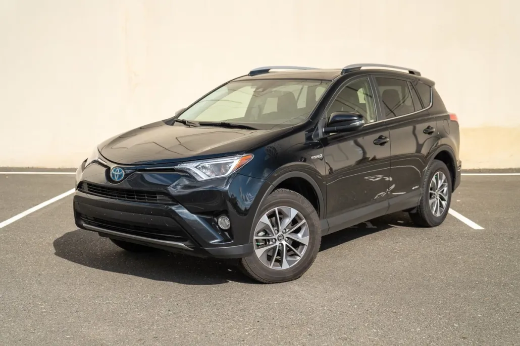 2018 Toyota RAV4 Hybrid XLE photo 1