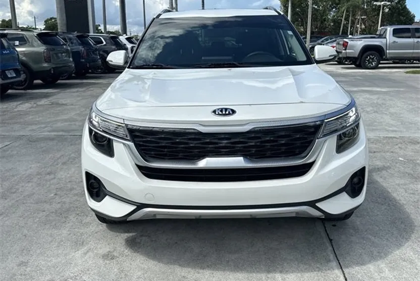 2021 Kia Seltos EX photo 1