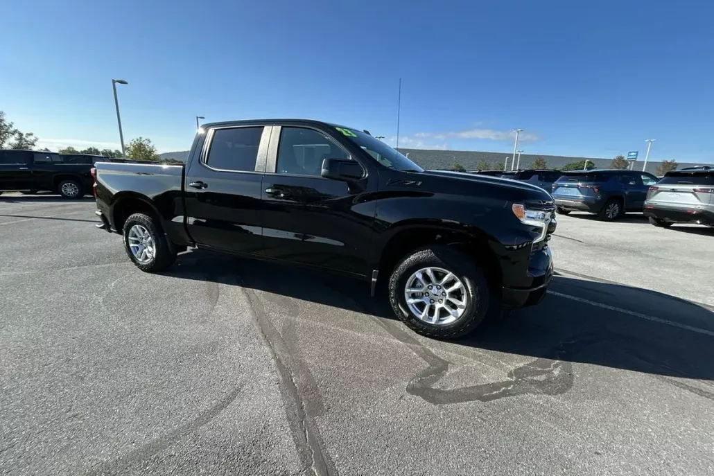 2023 Chevrolet Silverado 1500 RST photo 1