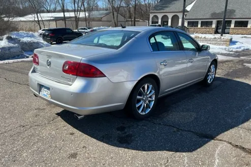 2007 Buick Lucerne CXS photo 3