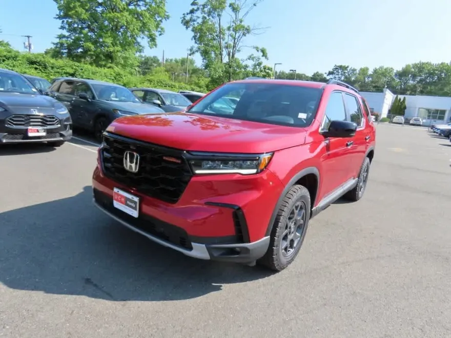 2025 Honda Pilot TrailSport photo 1