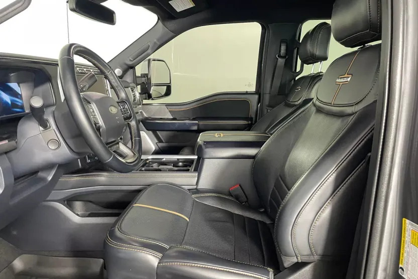 2024 Ford F-350 Platinum photo 1