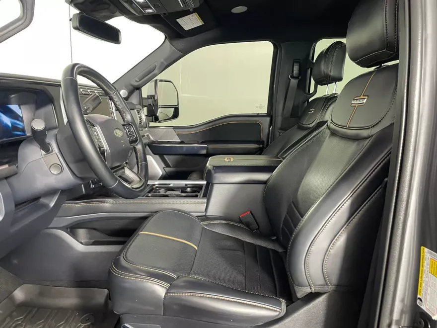 2024 Ford F-350 Platinum photo 1