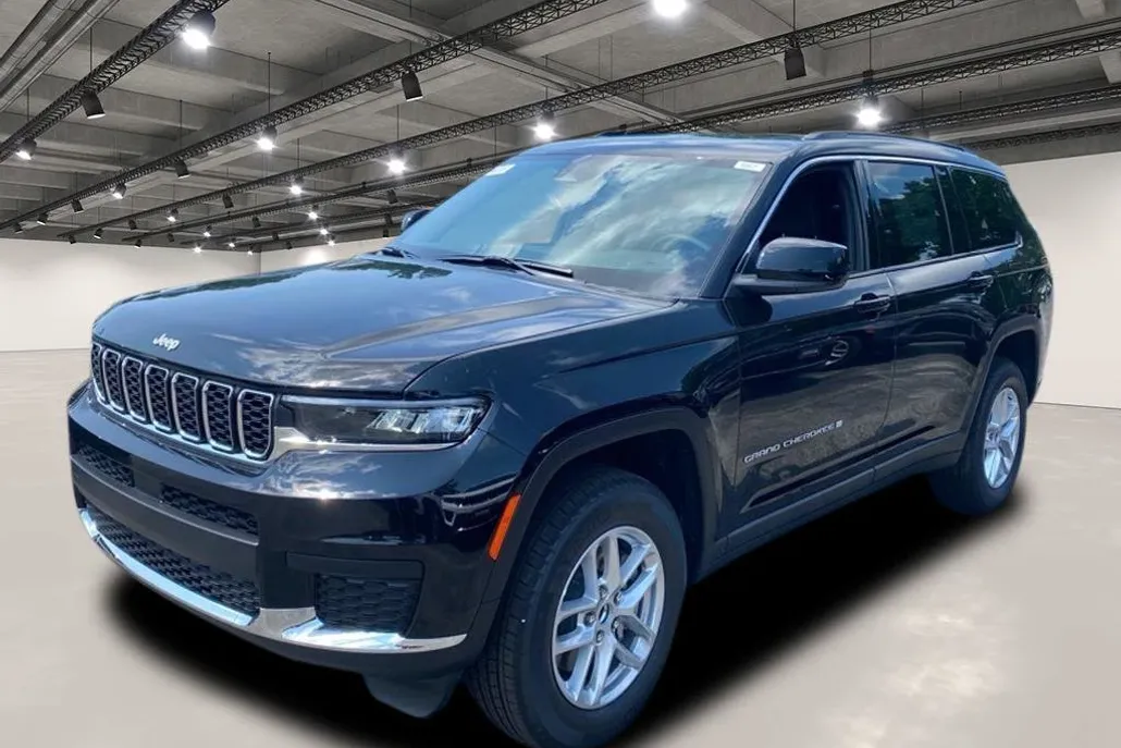 2025 Jeep Grand Cherokee Laredo X photo 1