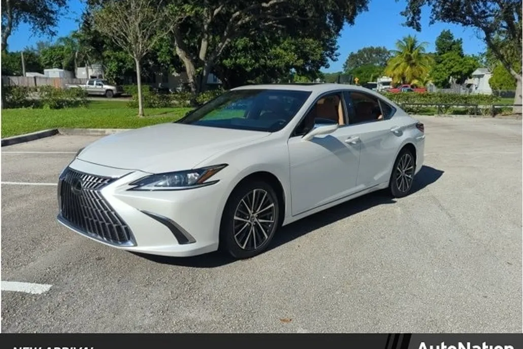 2023 Lexus ES 350 photo 1