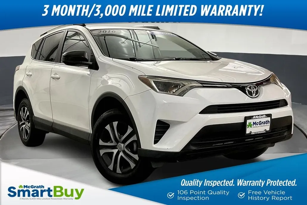 2016 Toyota RAV4 LE photo 1