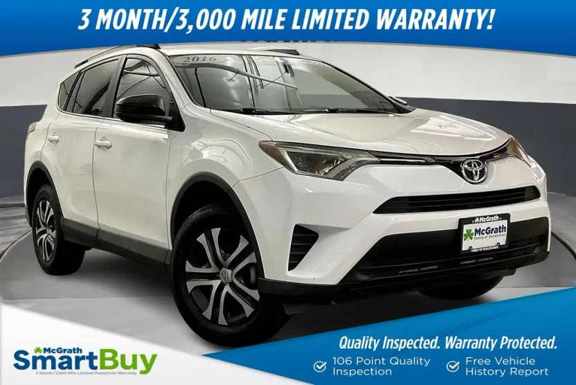 2016 Toyota RAV4 LE photo 1