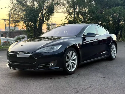 2013 Tesla Model S Performance photo 4