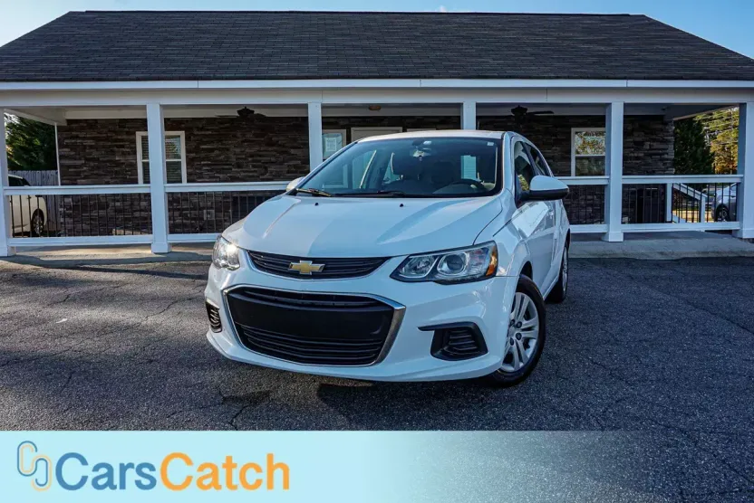 2017 Chevrolet Sonic LT photo 1
