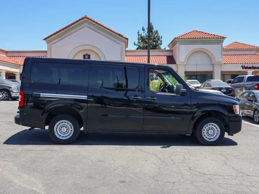 2016 Nissan NV3500 photo 1