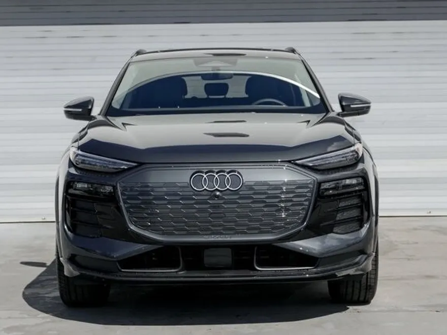 2025 Audi Q6 E-tron Premium Plus photo 2
