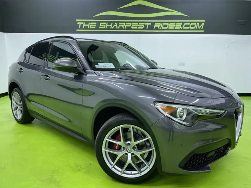 2018 Alfa Romeo Stelvio Ti Sport photo 1
