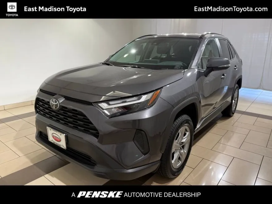 2024 Toyota RAV4 XLE photo 1