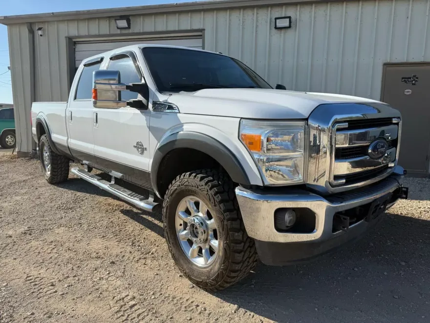 2016 Ford F-250 Lariat FX4 photo 1