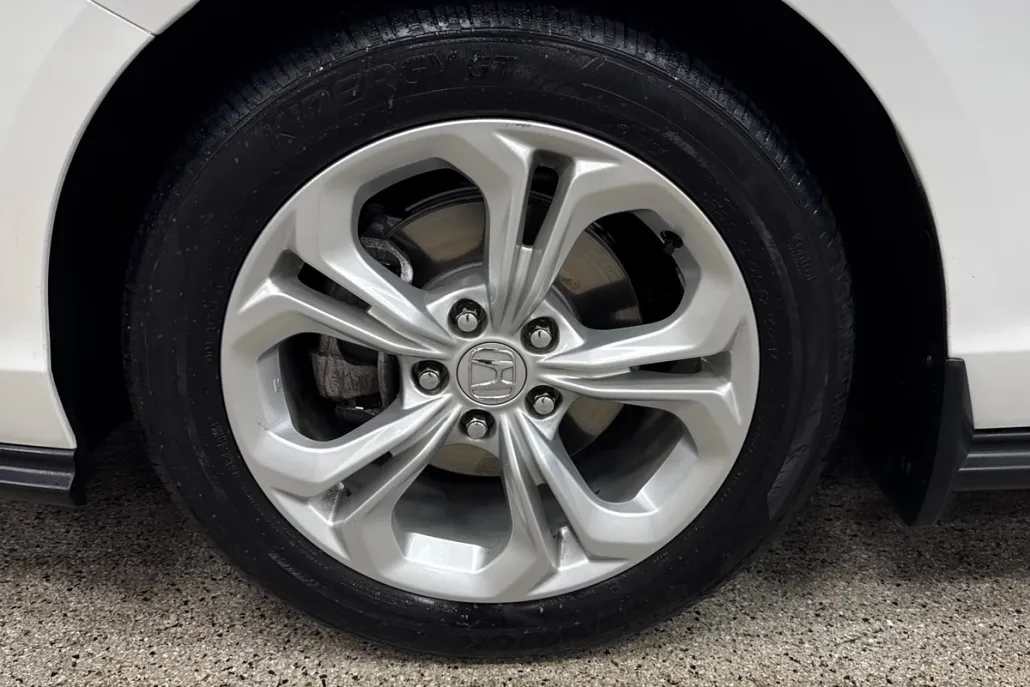 2023 Honda Accord LX photo 1