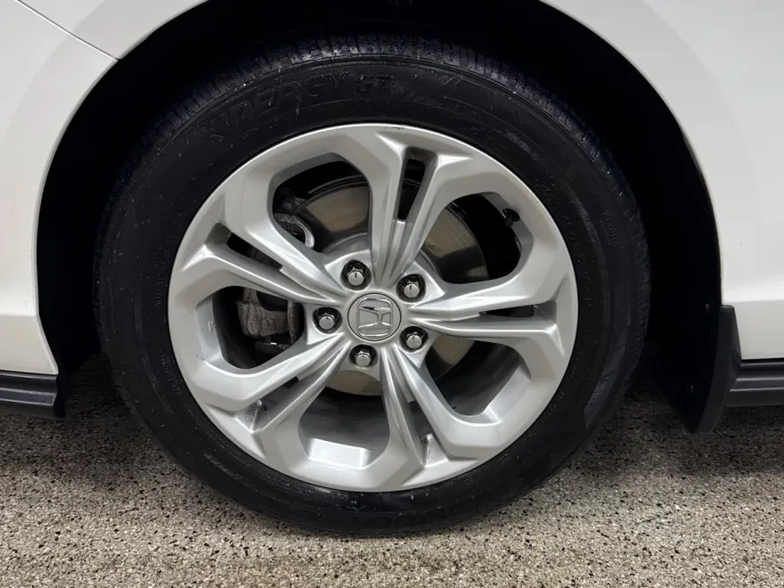 2023 Honda Accord LX photo 1
