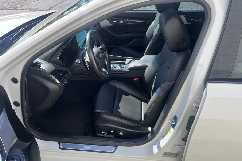 2022 Cadillac CT5 V photo 1