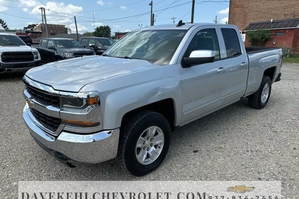2018 Chevrolet Silverado 1500 LT photo 1
