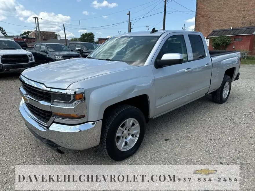 2018 Chevrolet Silverado 1500 LT photo 1