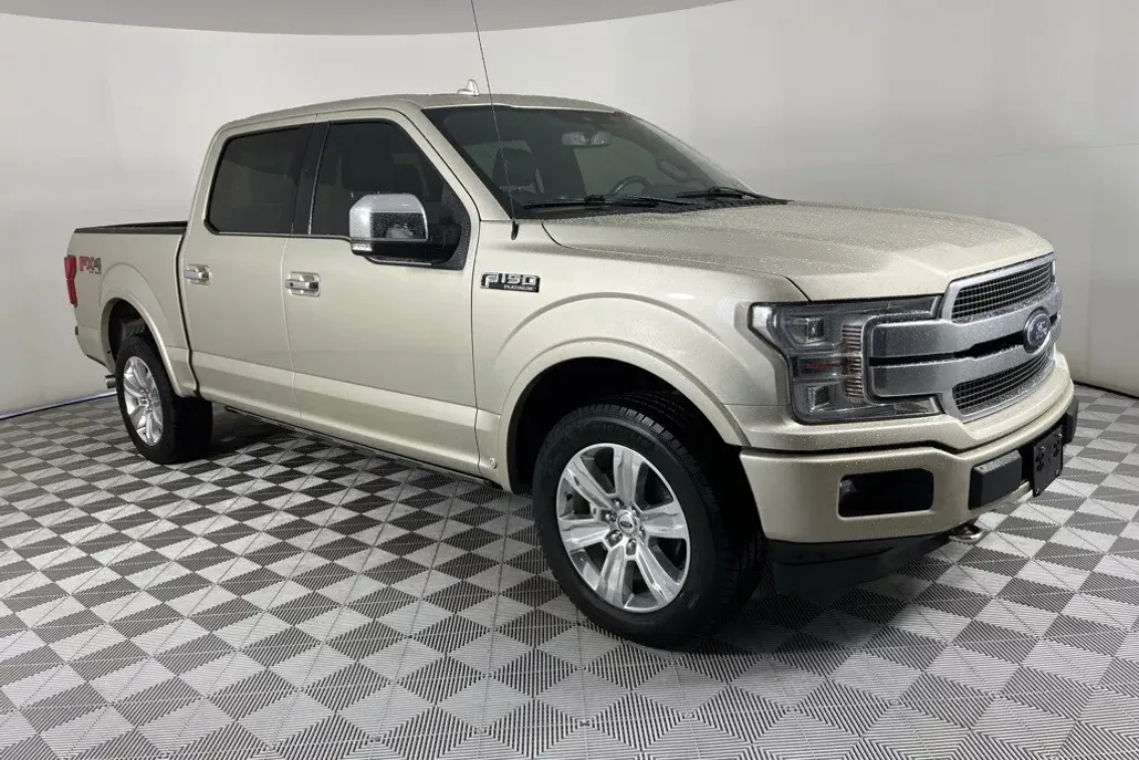 2018 Ford F-150 Platinum photo 1