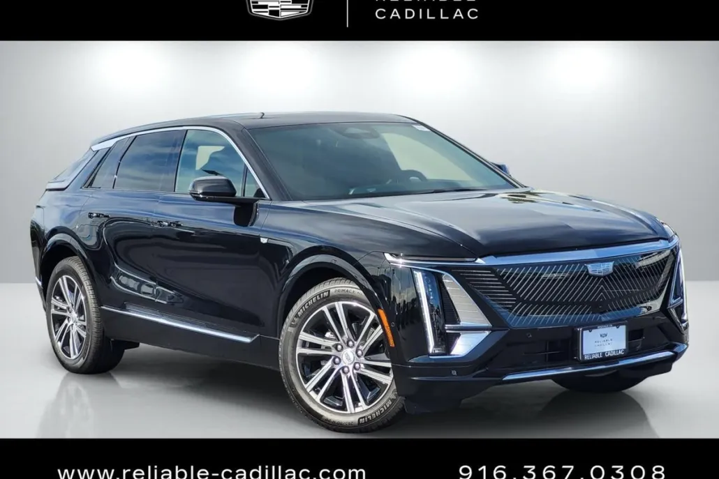 2025 Cadillac Lyriq Luxury photo 1