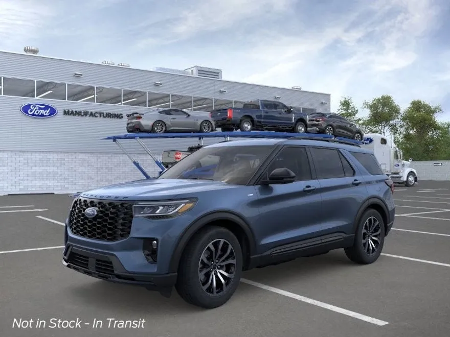 2025 Ford Explorer ST-Line photo 1