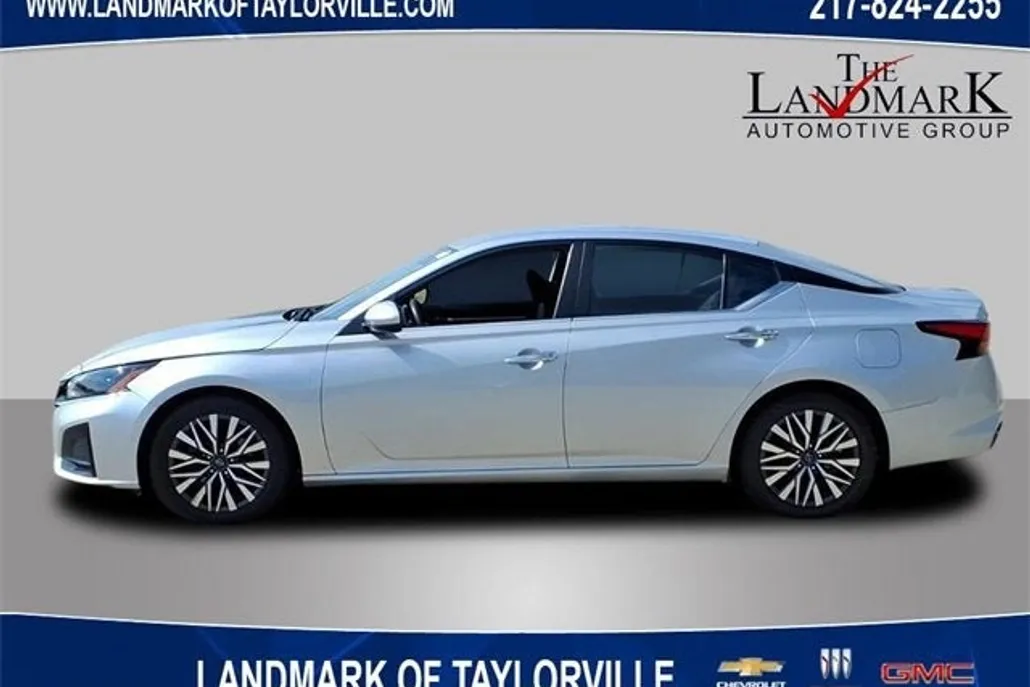 2023 Nissan Altima 2.5 SV photo 1