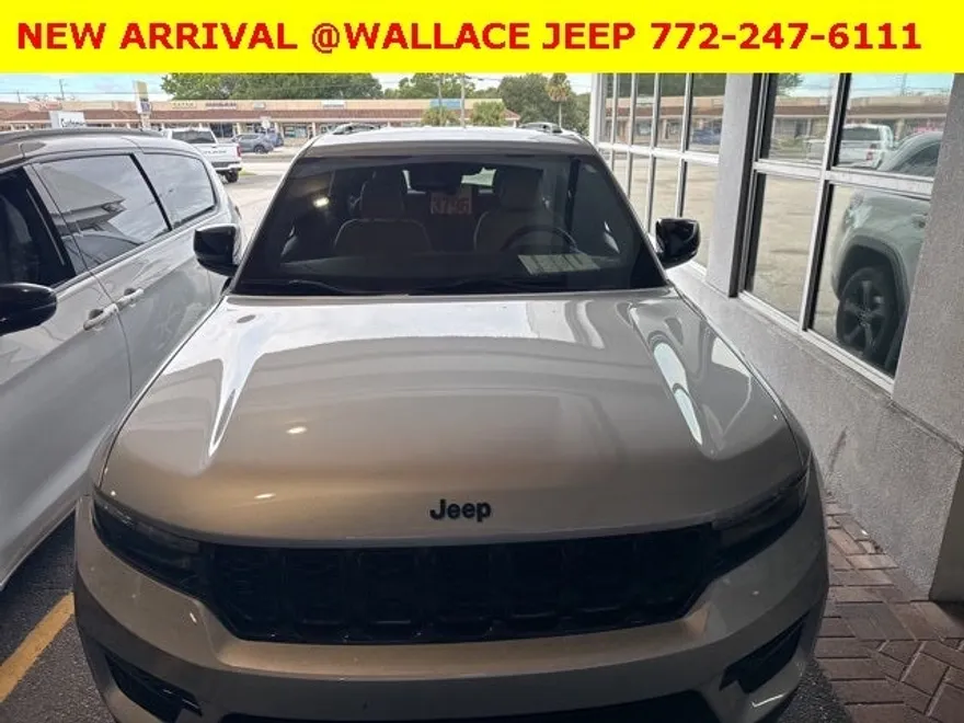 2024 Jeep Grand Cherokee Limited photo 1