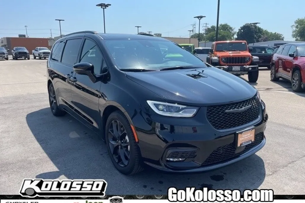 2025 Chrysler Pacifica Limited photo 1
