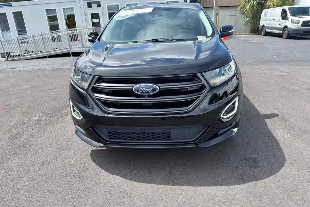 2018 Ford Edge Sport photo 1
