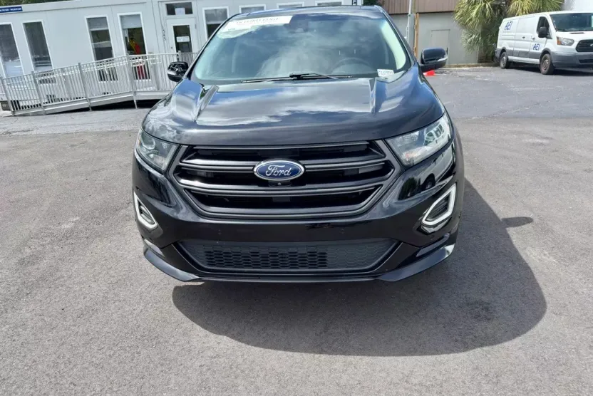 2018 Ford Edge Sport photo 1