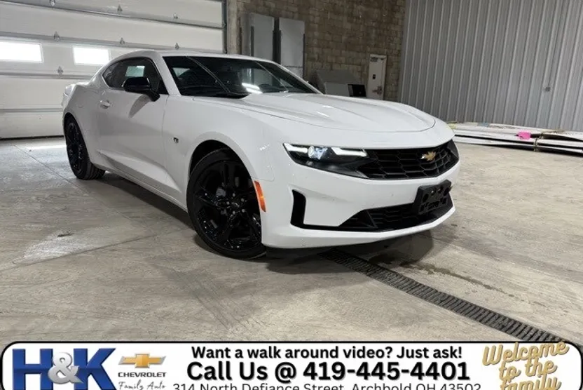 2024 Chevrolet Camaro 1LT photo 1