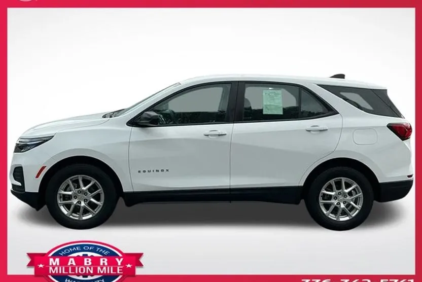 2022 Chevrolet Equinox LS photo 1