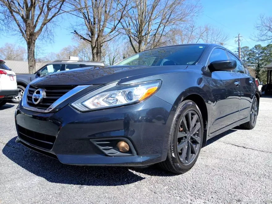 2016 Nissan Altima 2.5 SR photo 1