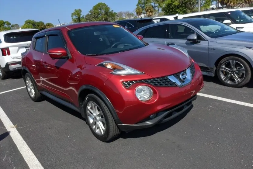 2015 Nissan Juke SL photo 1