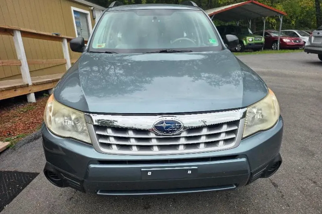 2011 Subaru Forester 2.5X Touring photo 1