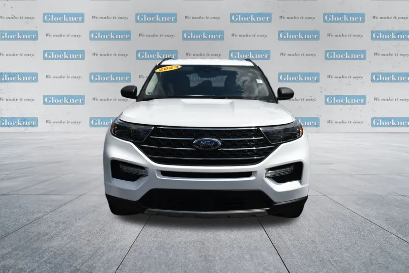 2023 Ford Explorer XLT photo 1