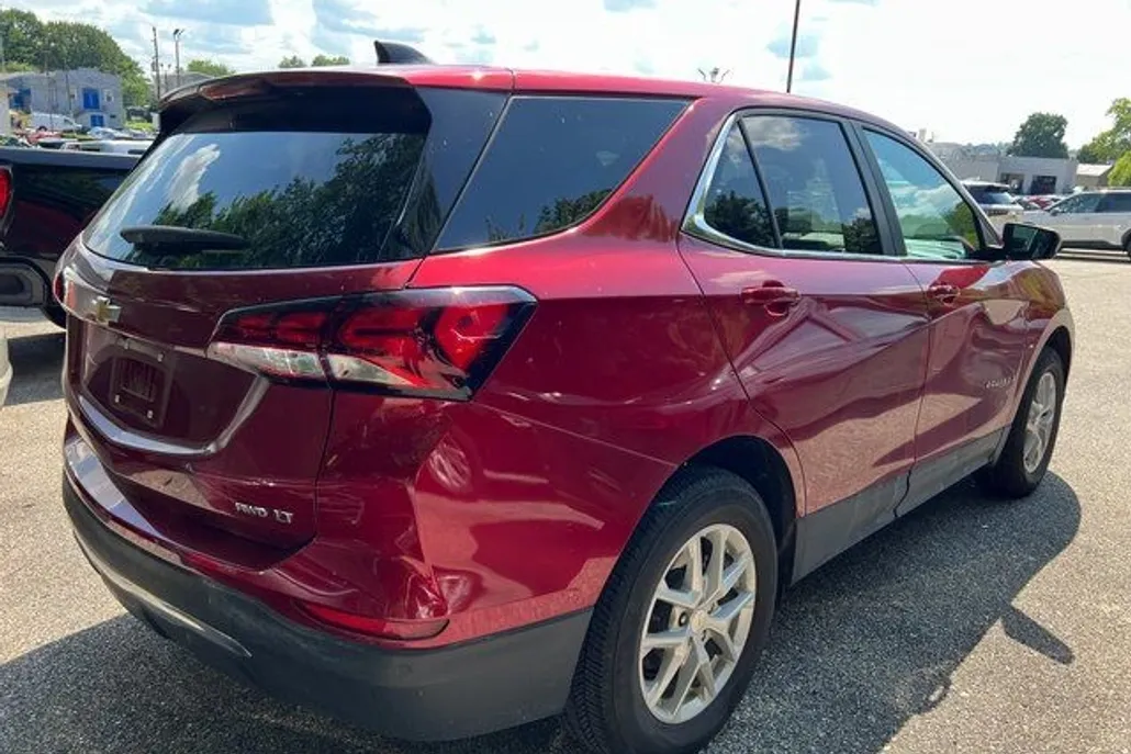 2023 Chevrolet Equinox LT photo 1