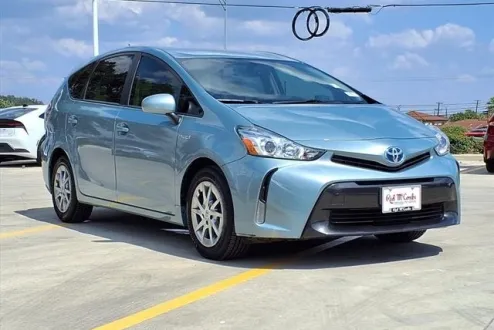 2017 Toyota Prius V Four photo 3