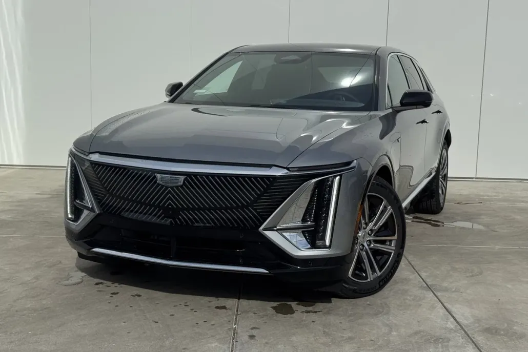 2025 Cadillac Lyriq Luxury photo 1