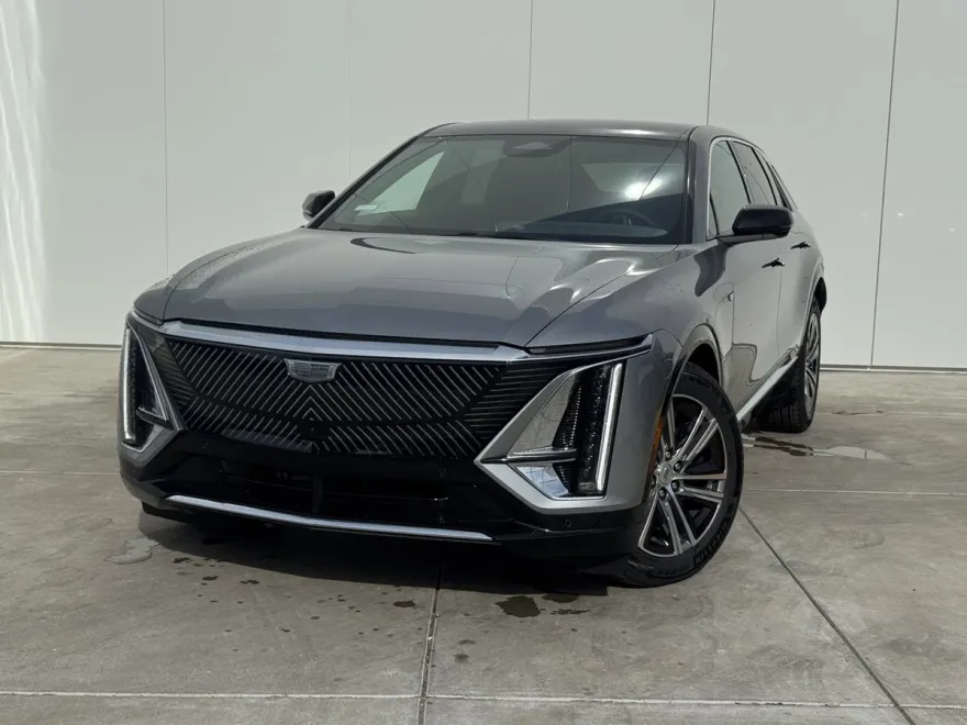 2025 Cadillac Lyriq Luxury photo 1