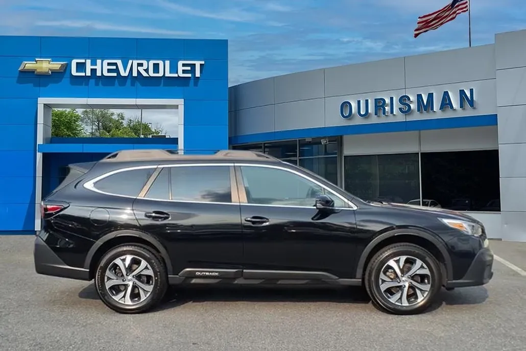 2022 Subaru Outback Limited photo 1