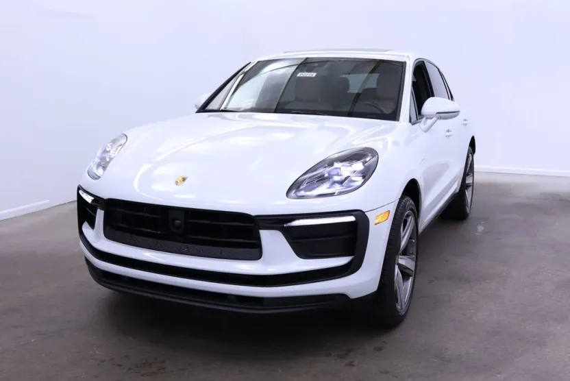2024 Porsche Macan photo 1