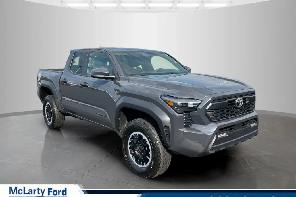 2024 Toyota Tacoma photo 1