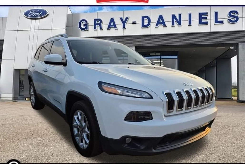 2016 Jeep Cherokee Latitude photo 1
