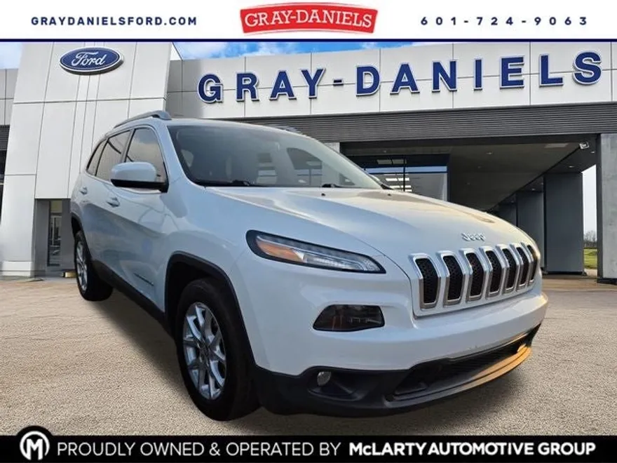 2016 Jeep Cherokee Latitude photo 1