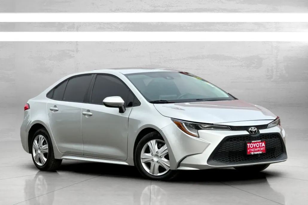 2021 Toyota Corolla LE photo 1