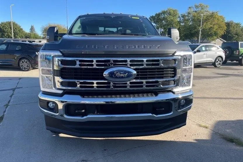 2026 Ford F-350 photo 1