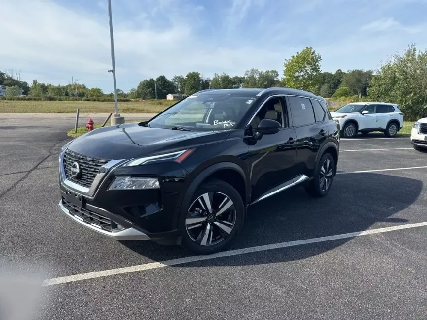 2023 Nissan Rogue Platinum photo 1