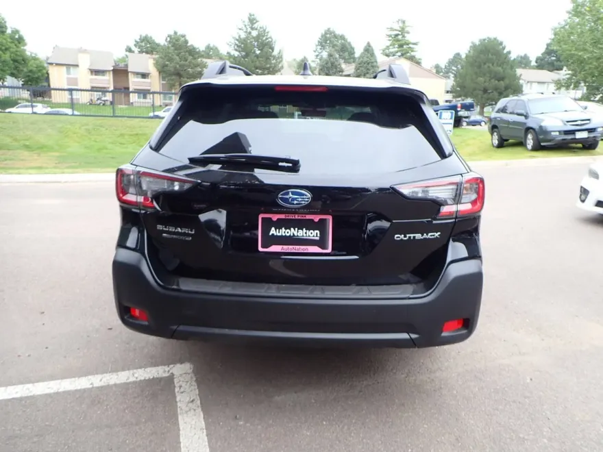 2025 Subaru Outback Premium photo 1